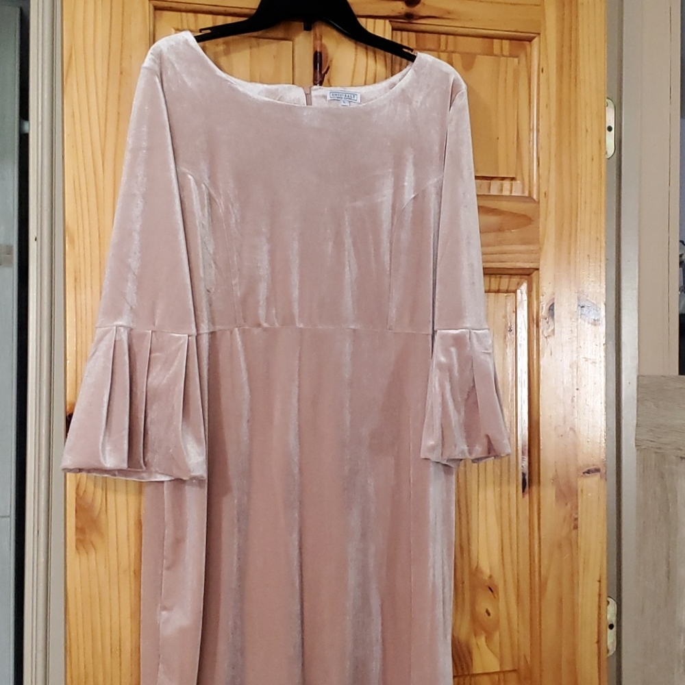 Pink velvet midi dress